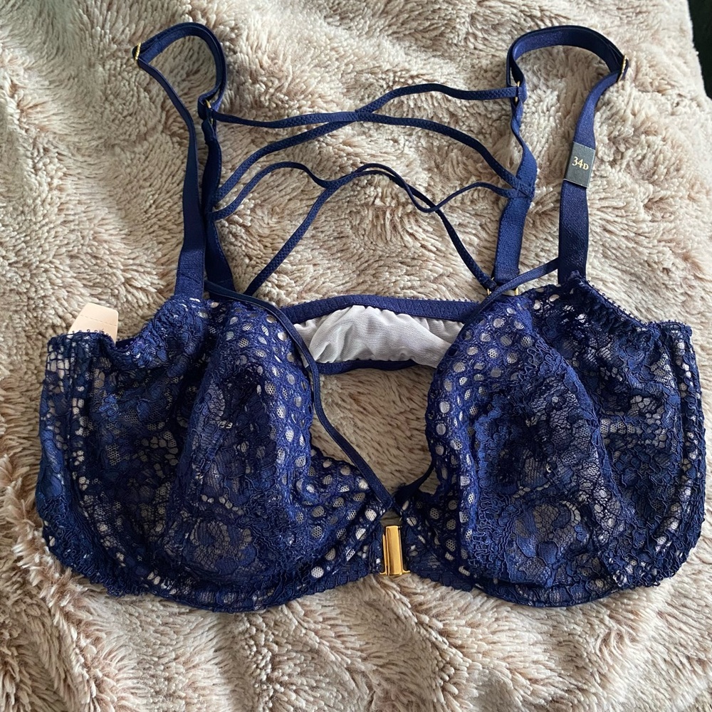 Elegant Lace Navy Blue Bra